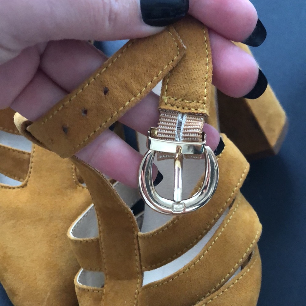 BC Terrance Mustard Heels - Picture 8 of 14
